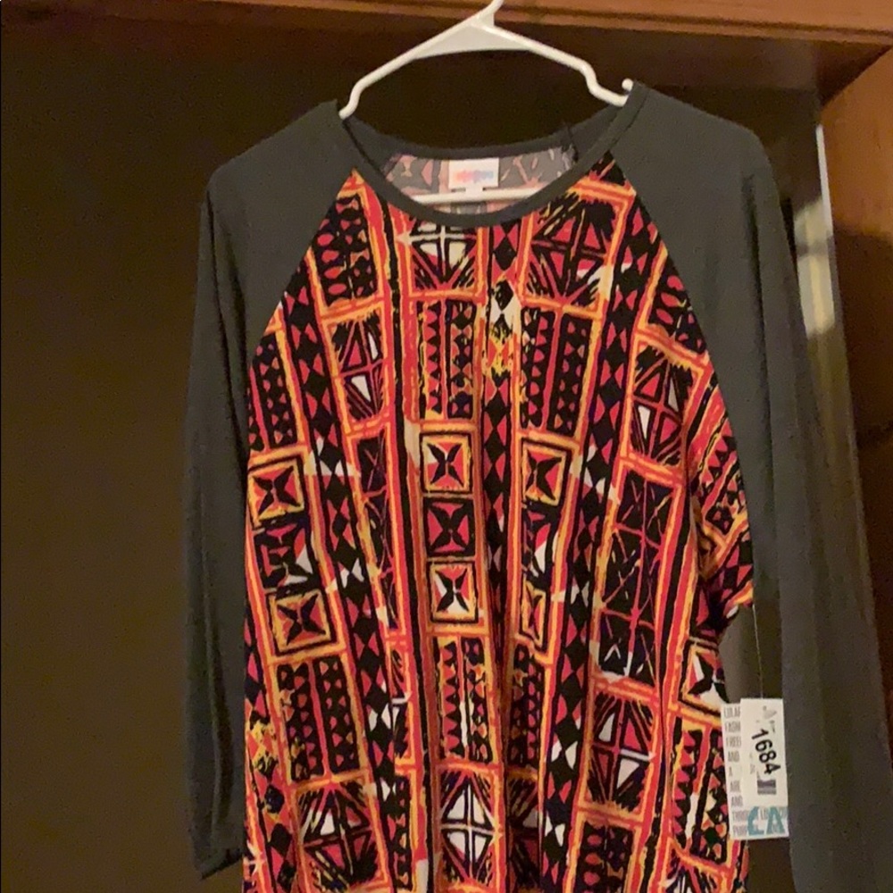 Lularoe. 2x Randy shirt